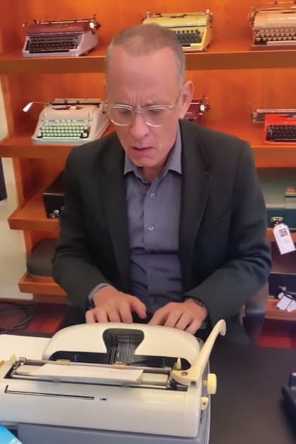 A los 19 años, Tom Hanks compró su primera máquina de escribir; actualmente tiene alrededor de 250.
