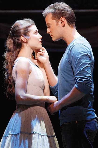 A los 20 años, obtuvo el papel principal de María en el clásico musical West Side Story. Su trabajo le valió prestigiosos premios y una nominación a los Tony Awards.