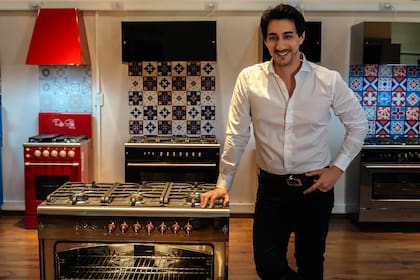 A los 35 años, Matías Ferreyra es un multipremiado creador de cocinas de diseño