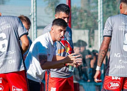 A los 35 años, murió Santiago Fredes, entrenador del club Luján