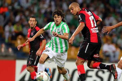 A los 36 años, David Trezeguet debutó en la Libertadores