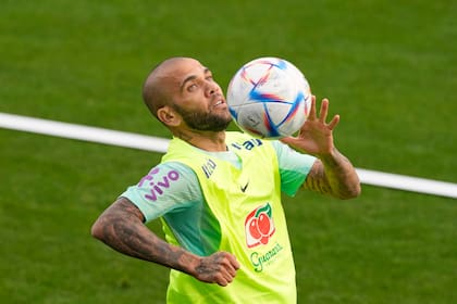 A los 39 años, Dani Alves puede convertirse en el futbolista brasileño de más edad en representar a su país en una Copa del Mundo