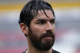 Récord. Abreu jugó 4 partidos en Brasil y se fue: cuál será su club número 31