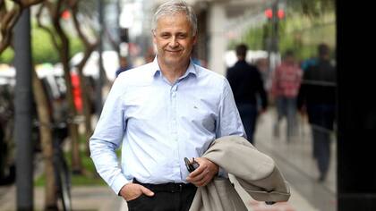 A los 60, Eduardo Fernández empezó un emprendimiento de mobiliarios para compañías