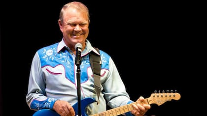 A los 81 años, el músico y conductor de TV que padecía de alzheimer, falleció en Estados Unidos