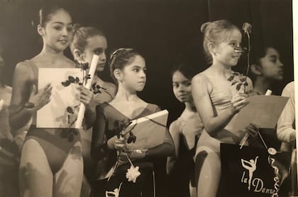 A los 9, Herrera obtuvo el primer puesto en un concurso internacional de baile en Lima, Perú
