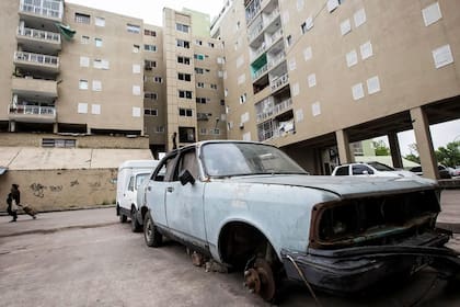 A los habitantes del Complejo Urbano Soldati nunca les dieron el título de la propiedad y no pudieron constituir consorcios. La consecuencia: deterioro gigantesco.