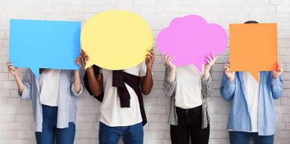 A los participantes en los experimentos se les pidió expresar sus opiniones en voz alta.