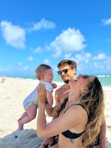 A más de seis meses del nacimiento de su bebé, la actriz y cantante decidió mostrar su rostro completo por primera vez