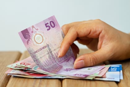 A media jornada del jueves, el dólar se depreciaba a la espera del discurso de Trump