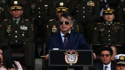 A medida que su política de paz no ofrecía los resultados esperados, Petro endureció su política de seguridad contra los grupos armados.