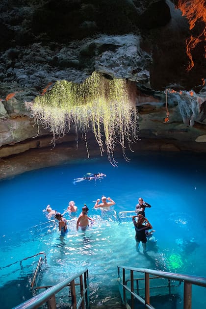 A menos de dos hora de Orlando, Devil’s Den es que es un cenote subterráneo