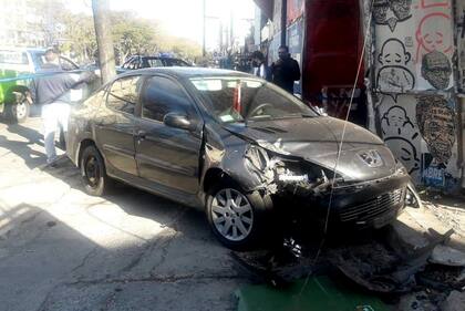 El auto donde circulaban los sospechosos detenidos