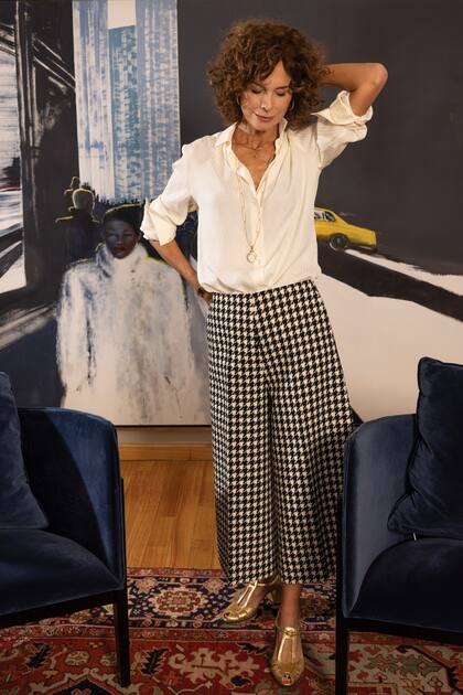 “A mí me gusta estar elegante, pero tengo una parte muy cruda, muy bestial, que sale en la obra”.