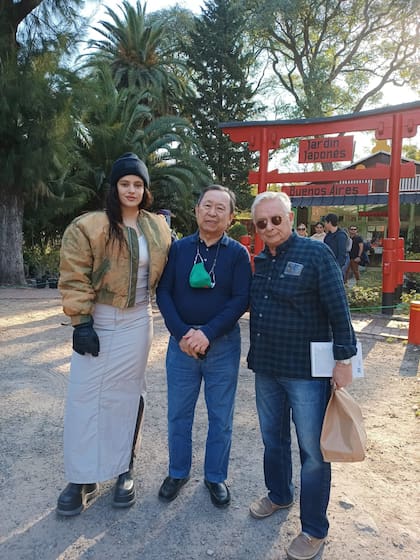 "A mí no me mueven la vara los famosos. Me dijeron que Rosalía era una cantante famosa, y que nos quería visitar. Uno de los chicos -Tito Perdomo- quería una foto con ella porque la nieta era fanática. Así que me fui a presentar. Ella, que ya se estaba por ir, se bajó del auto y ahí nos hicimos la foto"