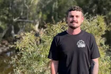 A Nicko lo diagnosticaron de cáncer por una marca en su cuello