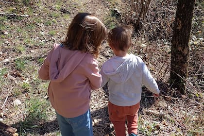“A nivel del entorno también es un gran cambio. Yo nunca pensé que le daría importancia a esto, pero veo que para nuestra familia vivir en la montaña nos acercó mucho más a la naturaleza de manera cotidiana".