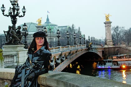 A orillas del Sena. Tras su paso por París, la hija de Cathy Fulop volvió a armar las valijas y partió hacia Punta Cana, donde disfrutó del mar junto a su familia. “Me encanta viajar. Para mí, estar en cuatro aeropuertos en una semana es lo más”, dijo.