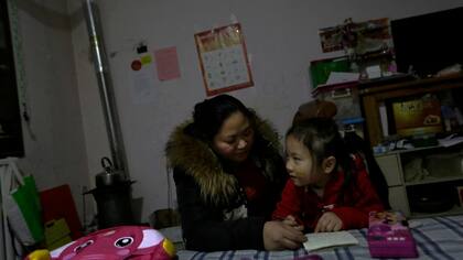 A partir de 2016 los chinos podrán tener más de un hijo
