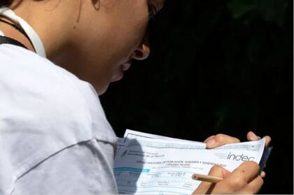 Los habitantes de Argentina deberán atender a los censistas en sus hogares