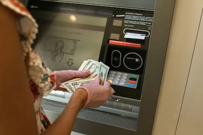 A partir de US$10.000, los viajeros deben realizar una declaración ante la CBP