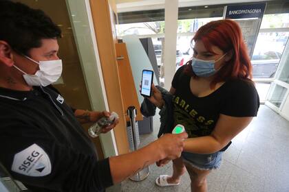 A partir del 1 de enero entra en vigencia el pase sanitario, el cual tiene diferencias en algunas provincias