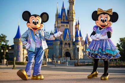 A partir del 1° de octubre comenzarán los festejos por los 50 años de World Disney World. Mickey y Minnie lucirán nuevos trajes