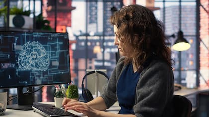 A partir del surgimiento de la IA se puso en debate el mundo del trabajo (Foto: Freepik)