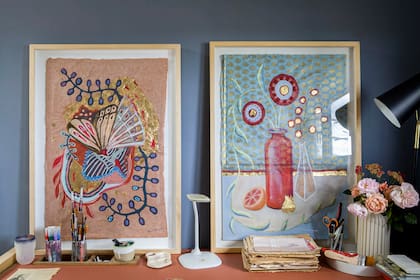 A pesar de la belleza de sus cuadros, los que están expuestos en su casa son aves de paso.