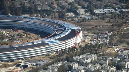 A pesar de los acuerdos de confidencialidad, se estima que el proyecto demandó unos 5000 millones de dólares