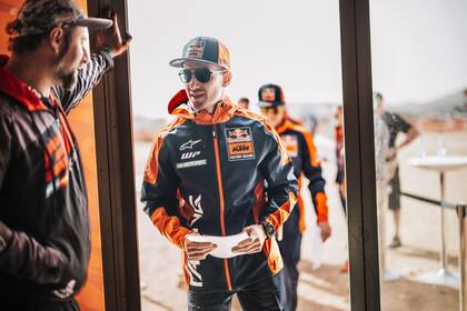 A pesar de los problemas económicos de KTM, que propiciaron que la marca no se anotara el año pasado en el Mundial de rally-cross, la casa austríaca participará en el Dakar y el mayor de los Benavides intentará llevarla a lo más alto.