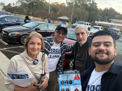 A pesar de no poder votar, Juan Diego encontró formas de involucrarse en la sociedad y en la vida política del país