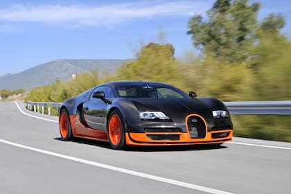 A pesar de que después le retiraron la marca, el Veyron Super Sport alcanzó los 430,98 km/h