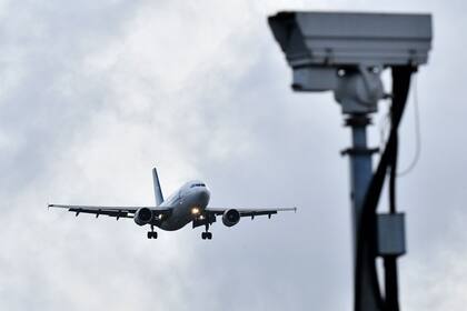 A pesar de reanudar sus operaciones, el comunicado de Gatwick indica que las autoridades creen que los drones podrían regresar y causar nuevas cancelaciones de vuelos