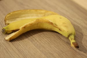 A pesar de ser considerado un residuo, las cáscaras de banana tienen varios usos útiles en la vida diaria