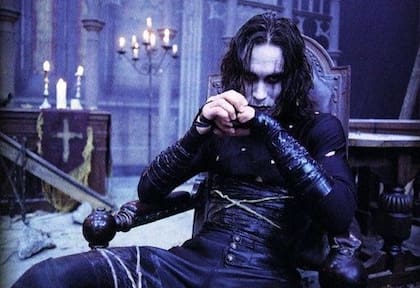 A pesar de ser un éxito póstumo, Brandon Lee fue reconocido por su talento natural en papeles dramáticos gracias a El Cuervo