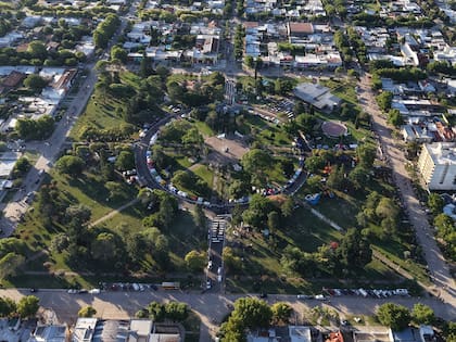 A pesar de ser un pueblo pequeño, su plaza abarca cuatro manzanas y es un gran pulmón verde