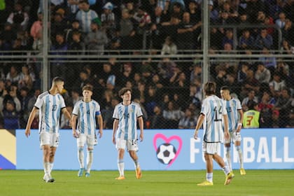 A pesar de su despedida temprana, el público sanjuanino y santiagueño desarrolló una cálida conexión con los jugadores argentinos
