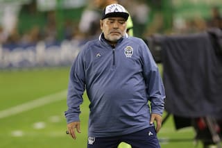 Maradona no fue a la práctica de Gimnasia y suena como candidato a DT vinotinto