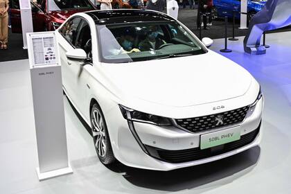 Peugeot 508L PHEV. El león salvó el honor de su patria con escasa presencia en Shanghai
