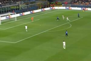 A poco de ingresar, Joaquín Correa tuvo la mejor ocasión para Inter pero, sorprendido, resolvió desviado