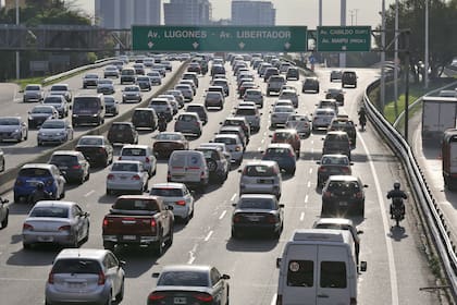 A primera hora de la mañana 700.000 vehículos ingresan a la ciudad