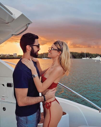 A principios
de 2019, la pareja dejó Argentina para instalarse en Sunny Isles, Miami