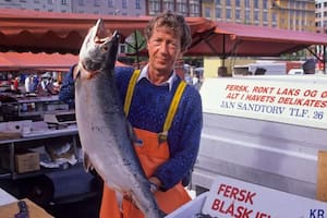 La increíble historia del noruego que inventó el sushi con salmón crudo y logró imponerlo en Japón