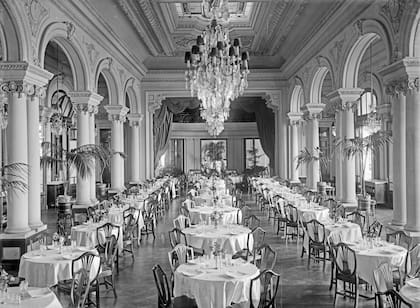 A principios del siglo pasado, los salones del hotel eran lugar de encuentro para diplomáticos, empresarios y la alta sociedad europea.