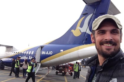 A punto de subir al avión