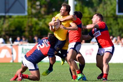 A pura el garra el Canario se adueño del clásico