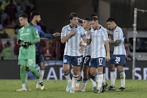 Racing perdió con un poderoso Flamengo y está obligado a darlo vuelta en Avellaneda para seguir soñando