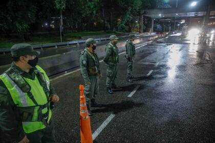 A raíz de la intensa lluvia no se advirtieron largas filas o demoras en las autopistas y cabinas de peaje