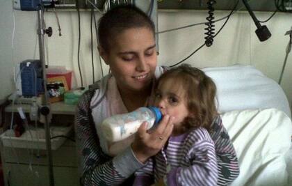 A raíz de su situación los médicos decidieron que realizara el tratamiento de quimioterapia, pero en dosis más bajas para afectar lo menos posible el embarazo y llegar a término.